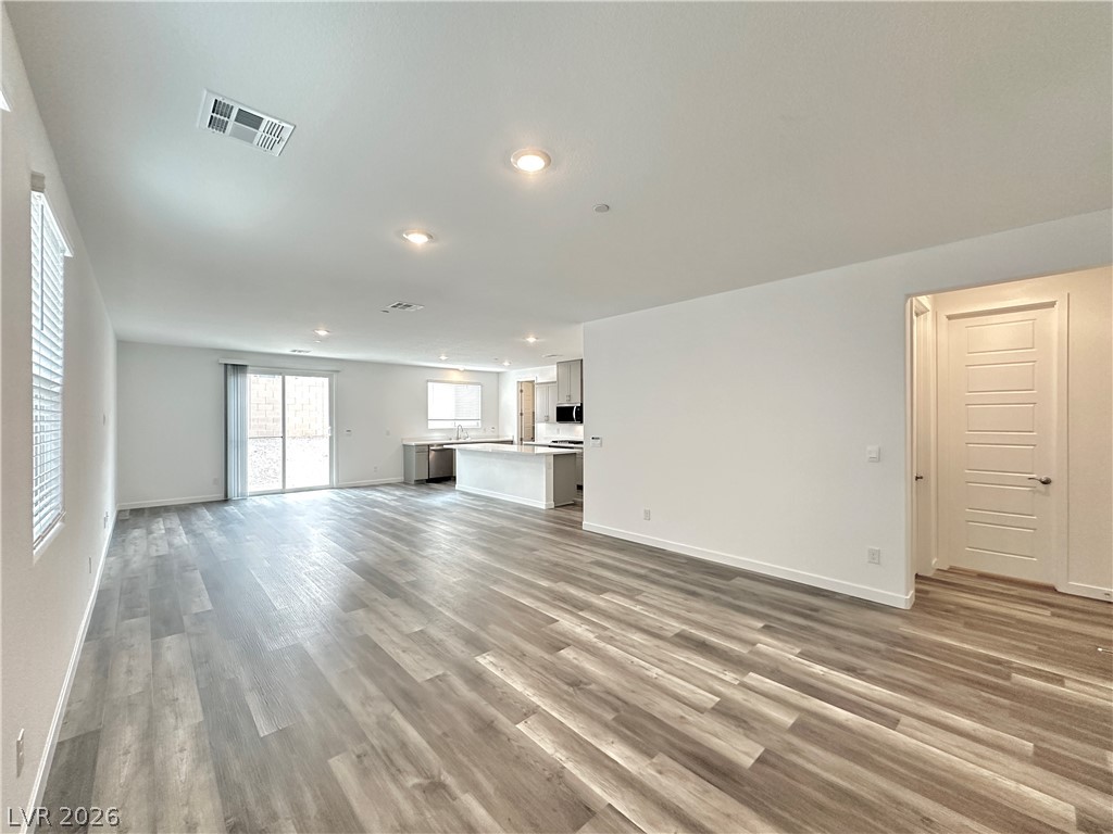 563 Mountain Robin Avenue Property Photo 3