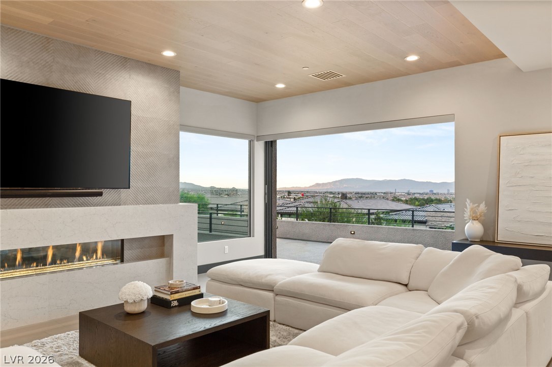 11142 San Terrazo Place Property Photo 10