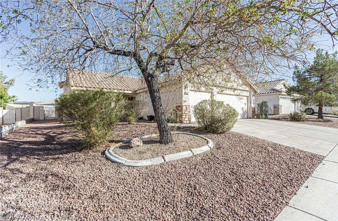 238 Ventana Village Lane Property Photo 2