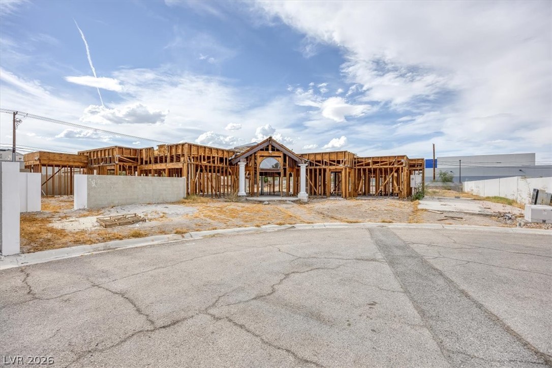1495 Red Rock Street Property Photo 5