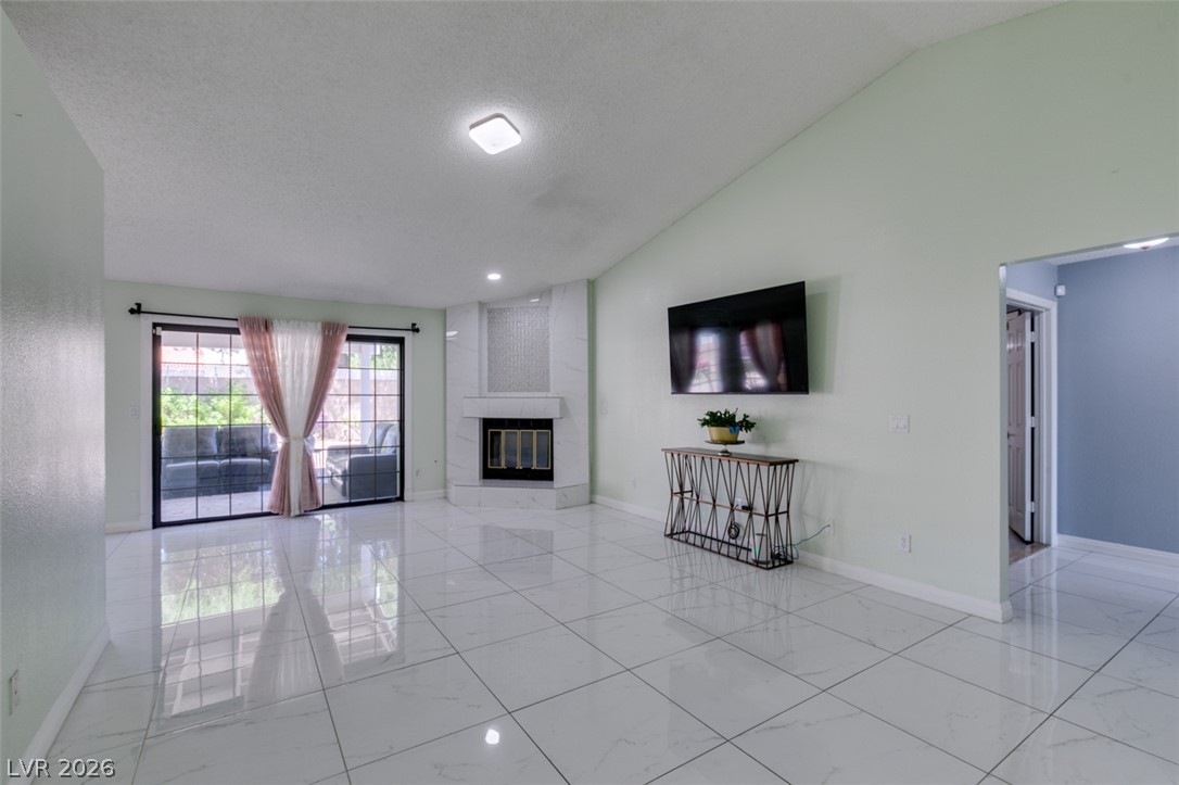 3222 East Oquendo Road Property Photo 8