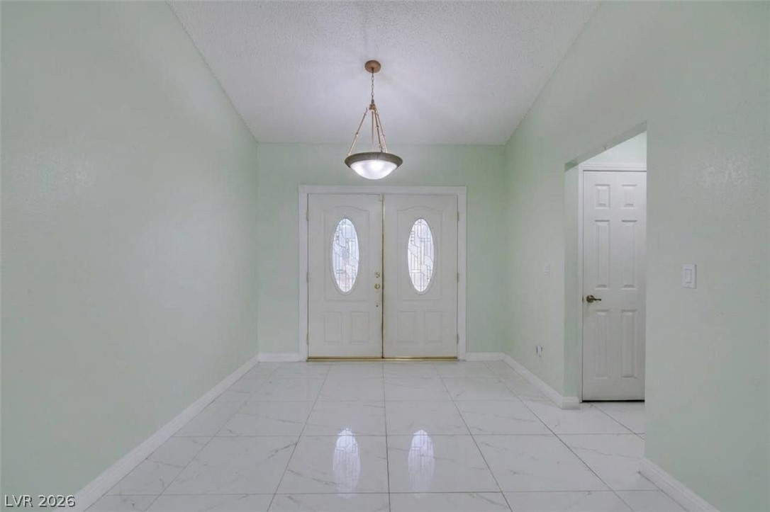 3222 East Oquendo Road Property Photo 11