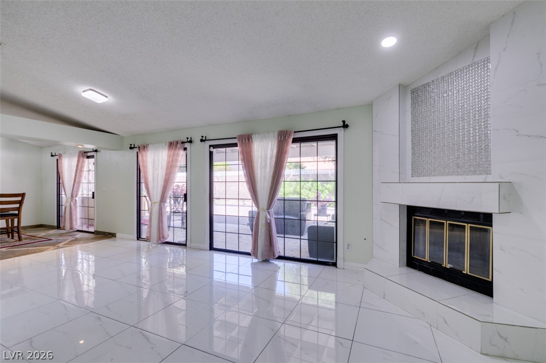 3222 East Oquendo Road Property Photo 15