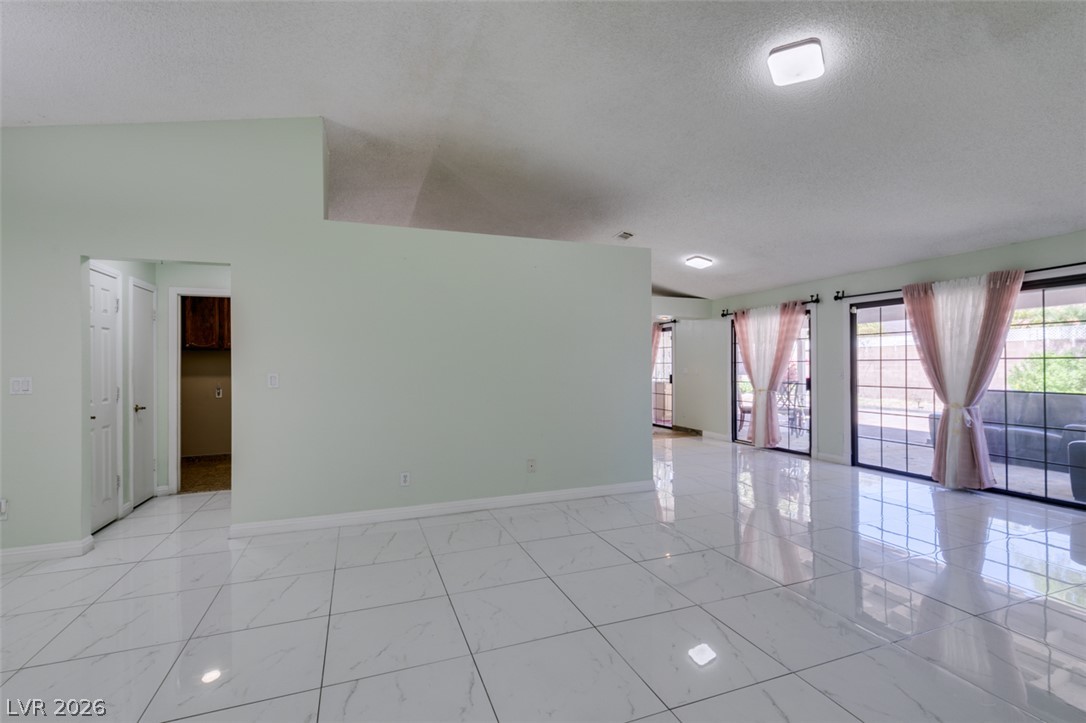3222 East Oquendo Road Property Photo 16
