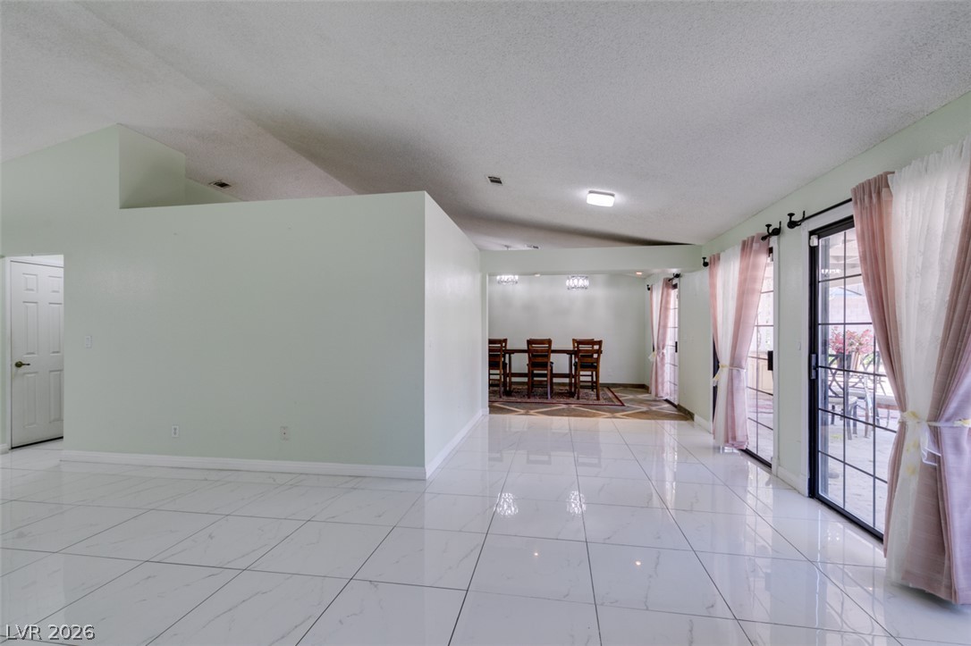 3222 East Oquendo Road Property Photo 18