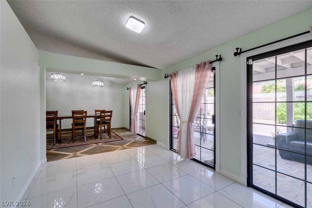 3222 East Oquendo Road Property Photo 21