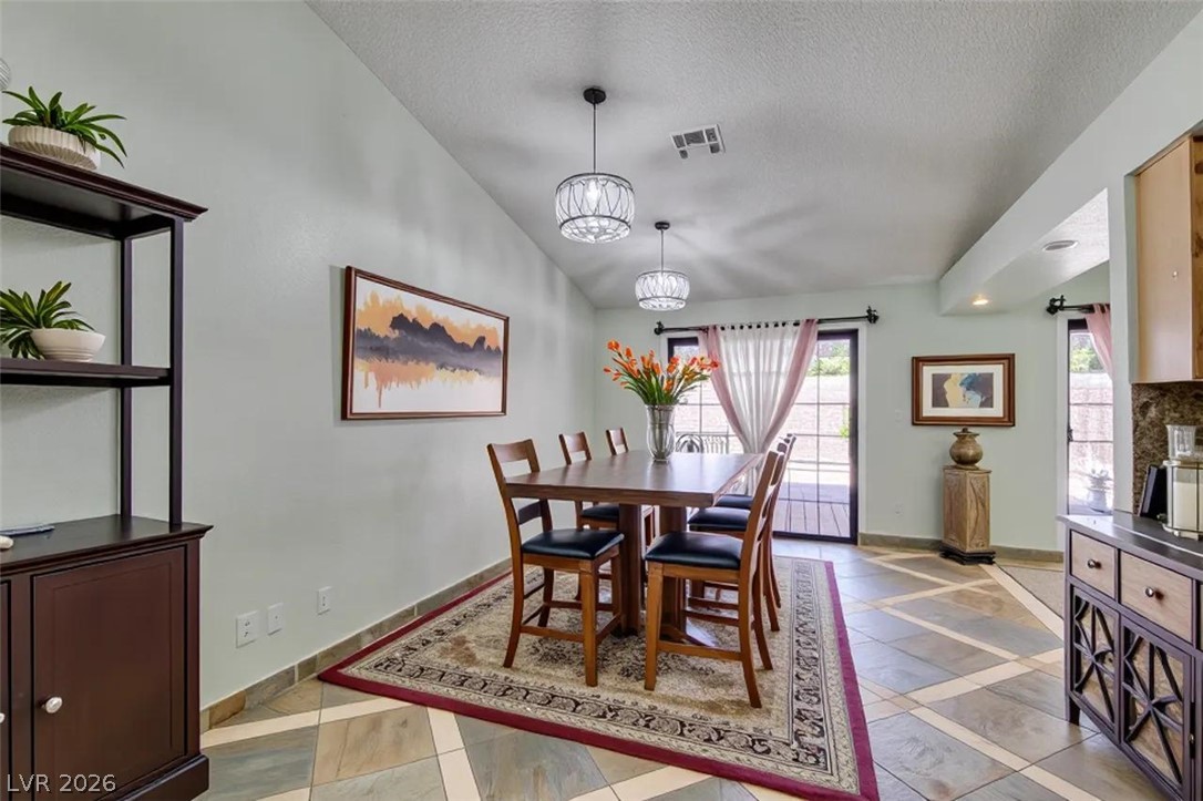 3222 East Oquendo Road Property Photo 28