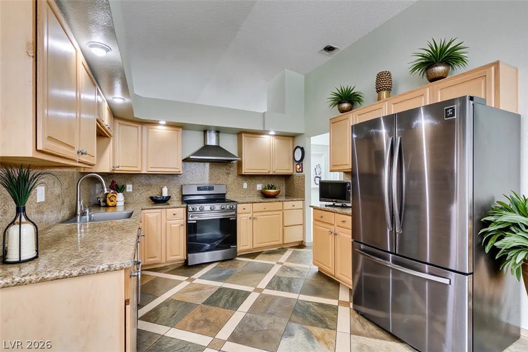 3222 East Oquendo Road Property Photo 31