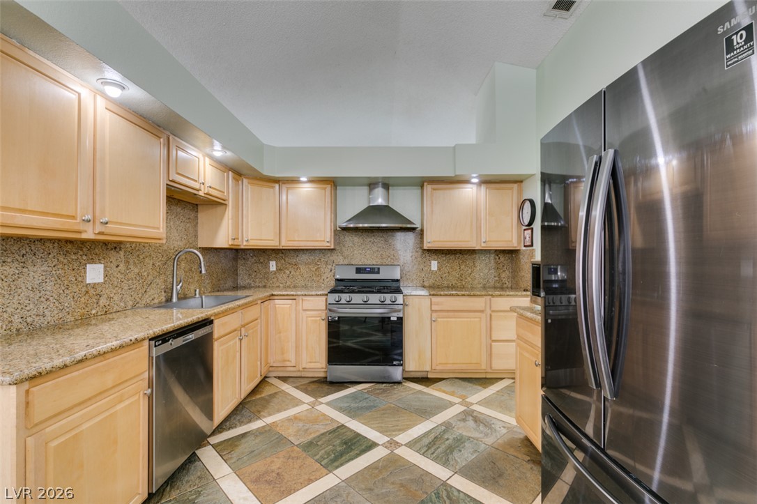 3222 East Oquendo Road Property Photo 36