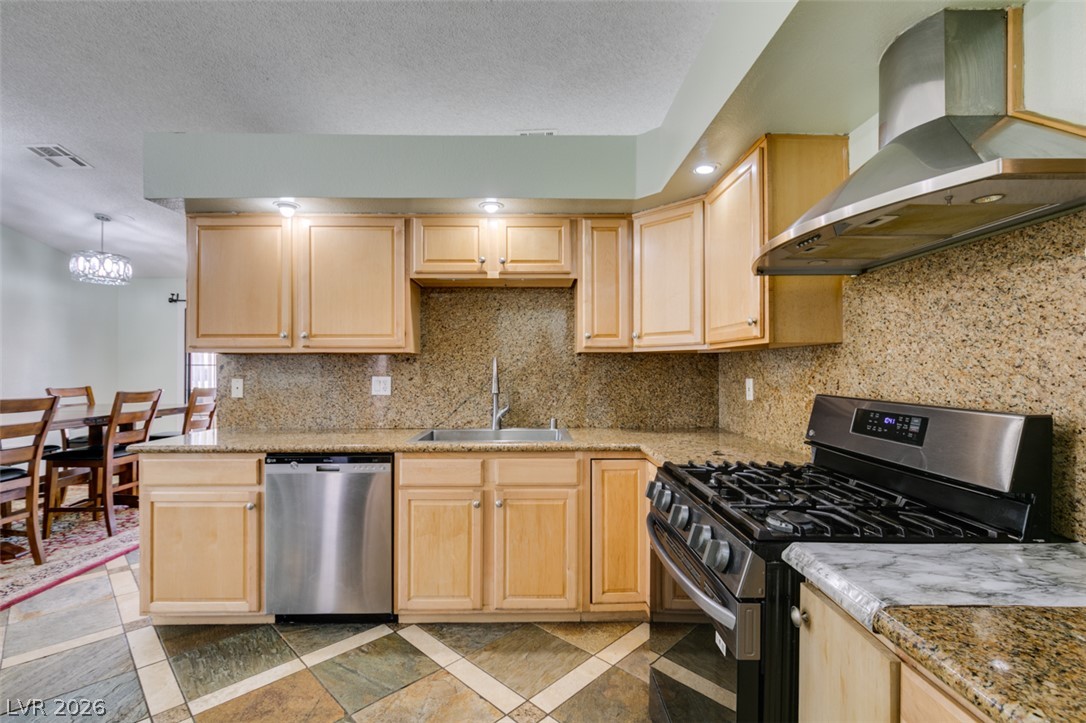 3222 East Oquendo Road Property Photo 37