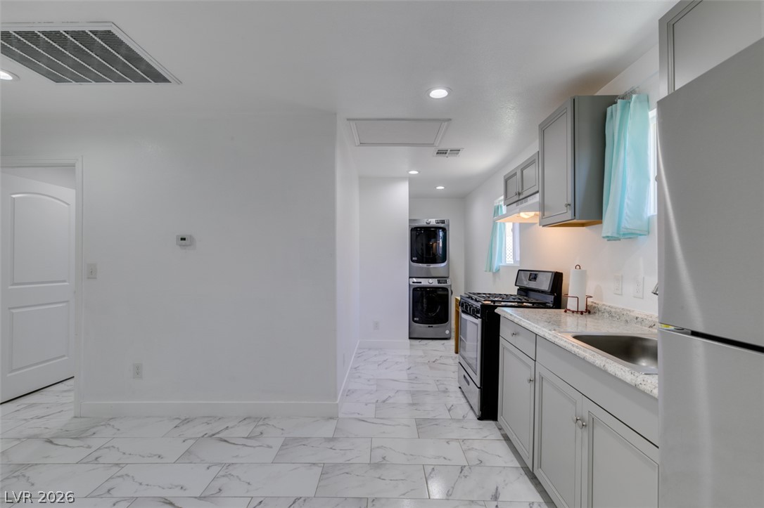 3222 East Oquendo Road Property Photo 49