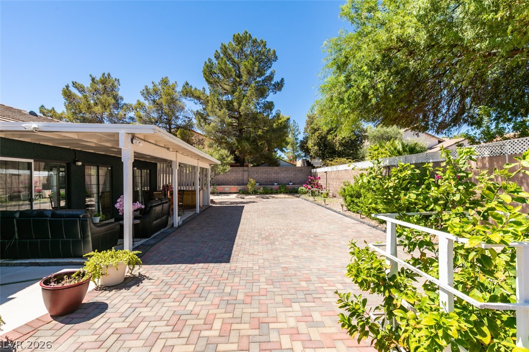 3222 East Oquendo Road Property Photo 59