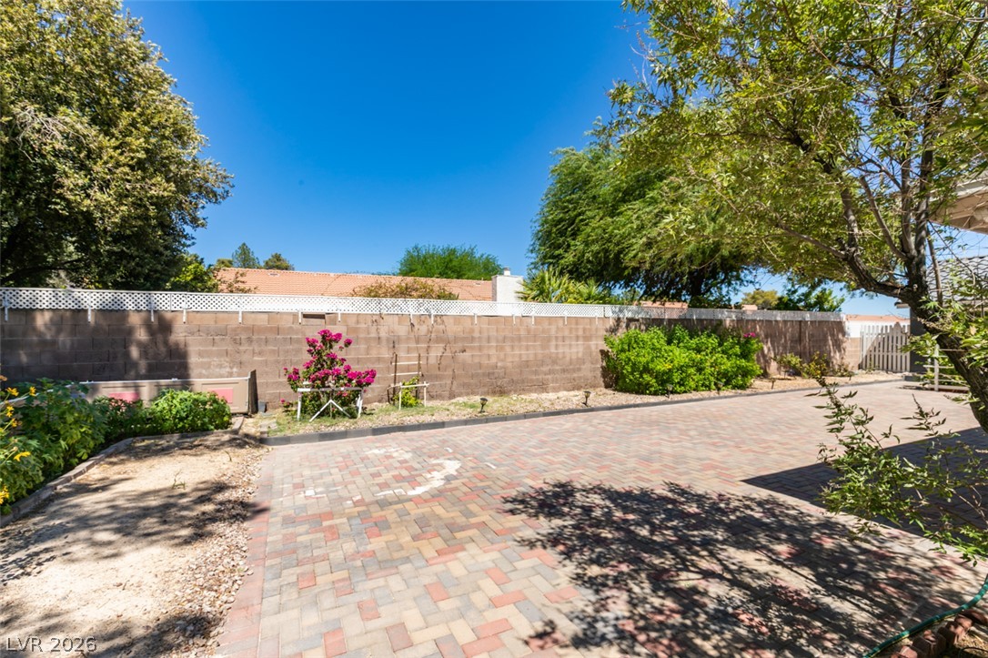 3222 East Oquendo Road Property Photo 62