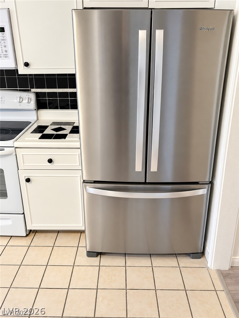 770 Tam O Shanter Property Photo 4