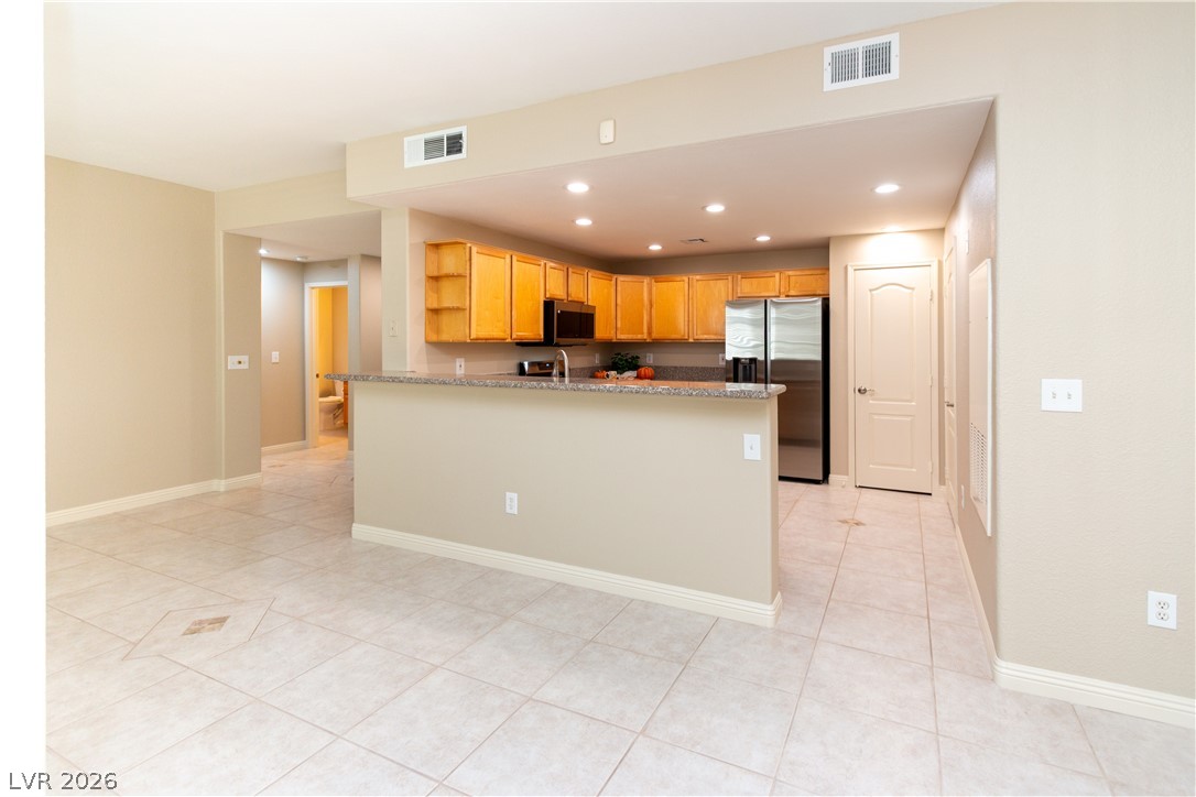 2325 Windmill Parkway 1214 Property Photo 4
