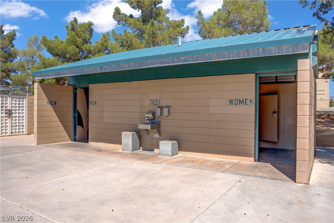 7233 Hawk Haven Street Property Photo 43