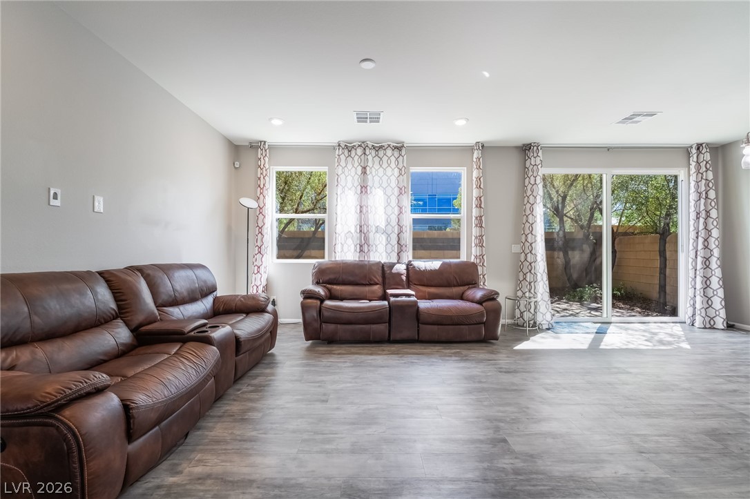 5546 Lushan Street Property Photo 3
