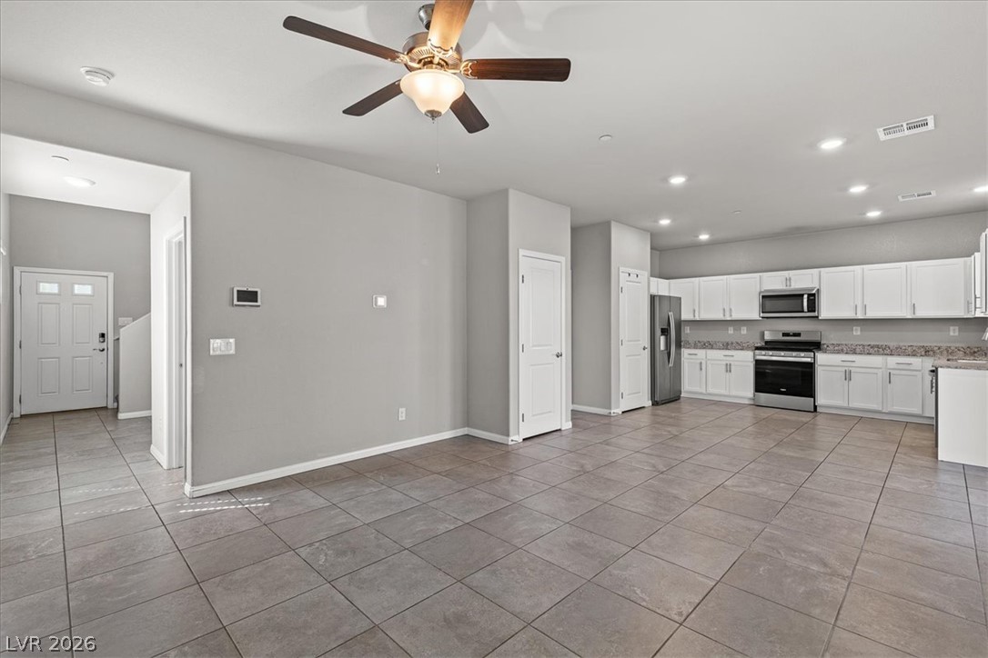 7910 Diamond Sky Avenue Property Photo 6