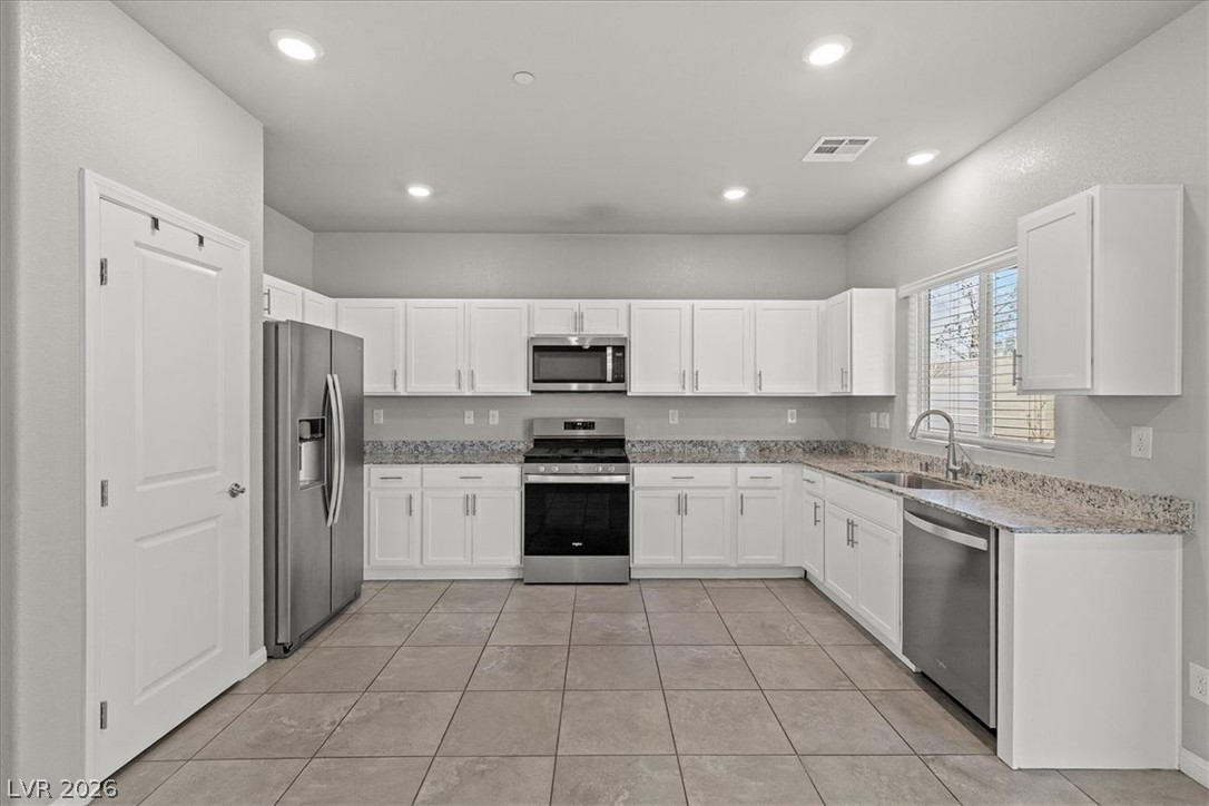 7910 Diamond Sky Avenue Property Photo 8