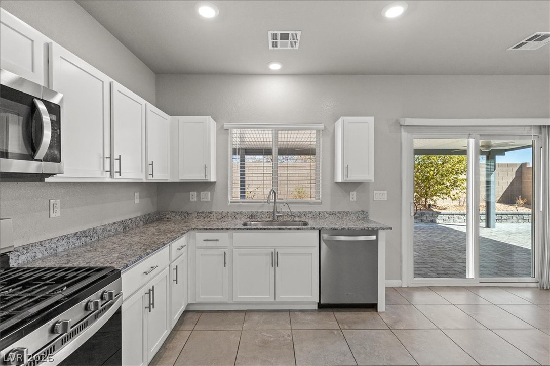 7910 Diamond Sky Avenue Property Photo 9