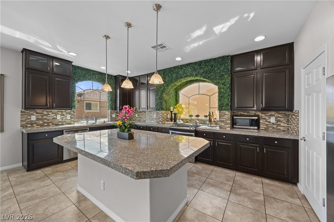 5355 Tartan Hill Avenue Property Photo 3