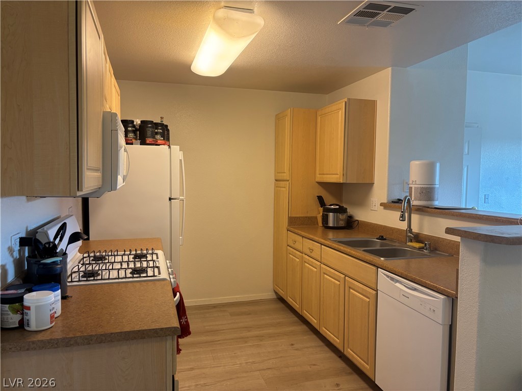 8250 North Grand Canyon Drive 2003 Property Photo 11