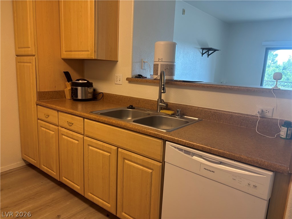 8250 North Grand Canyon Drive 2003 Property Photo 12