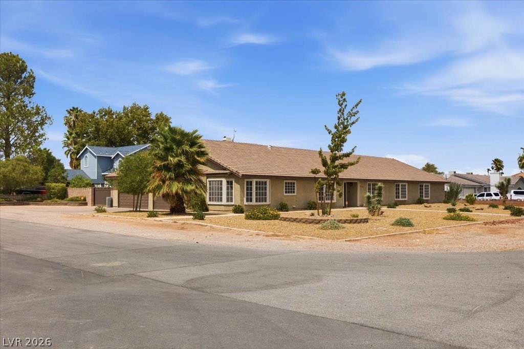 6191 Lindell Road Property Photo 4
