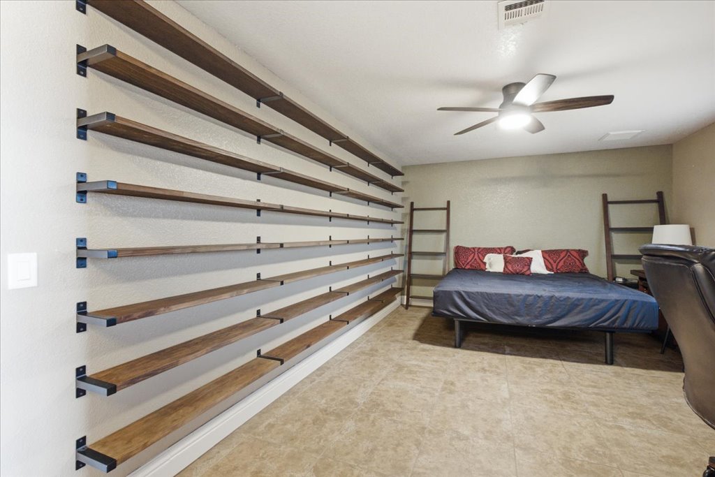 6191 Lindell Road Property Photo 8