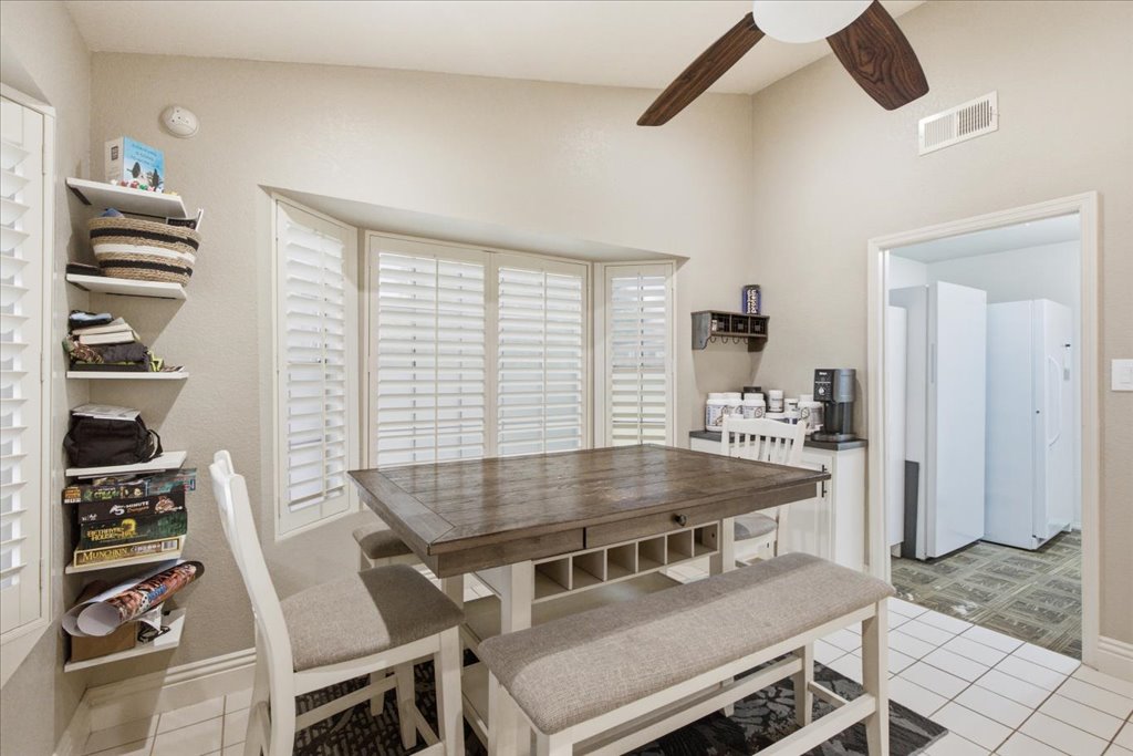 6191 Lindell Road Property Photo 17