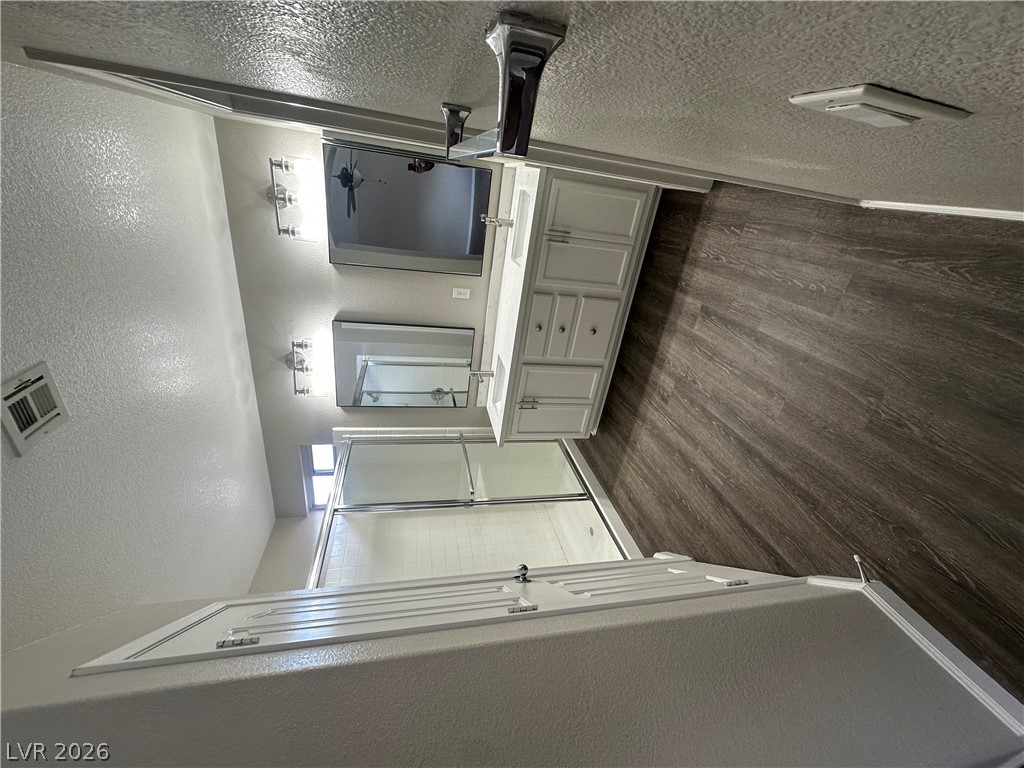 229 Paradise Bird Street Property Photo 4