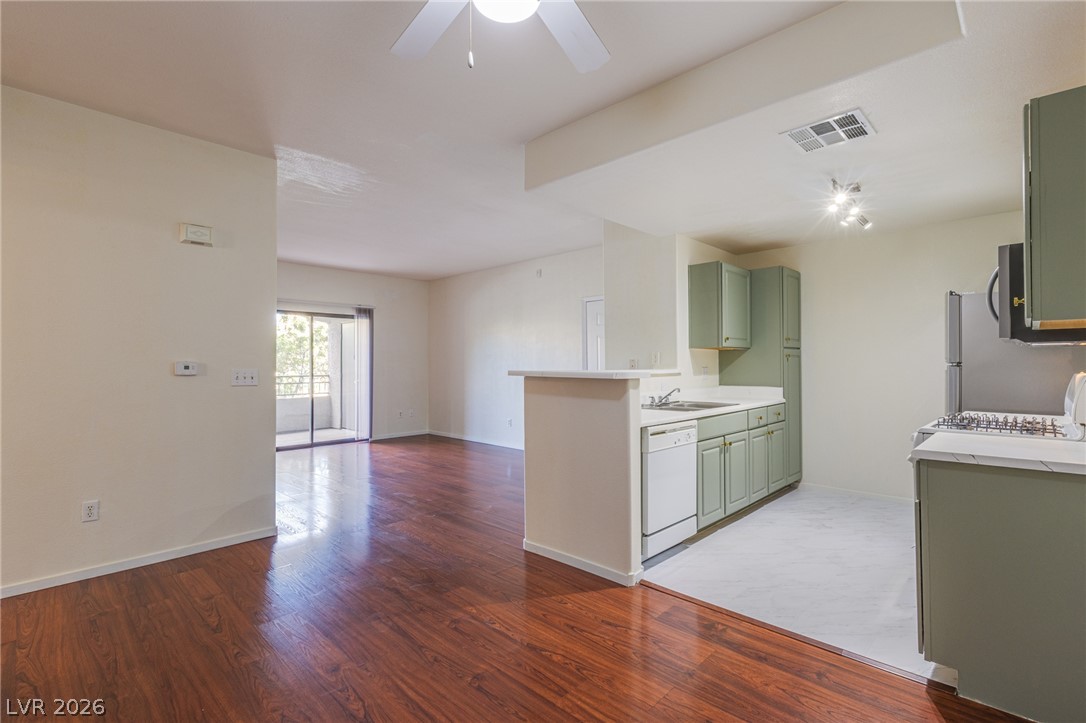 8250 North Grand Canyon Drive 2034 Property Photo 10