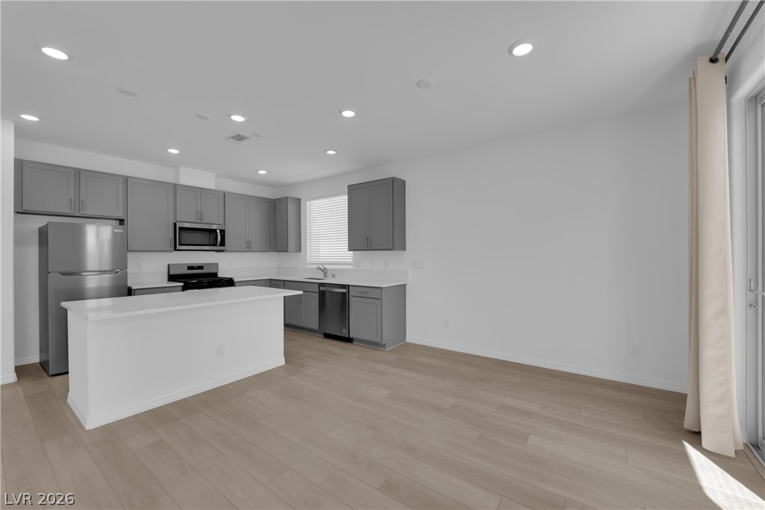 5925 Obsidian Sky Avenue Property Photo 6