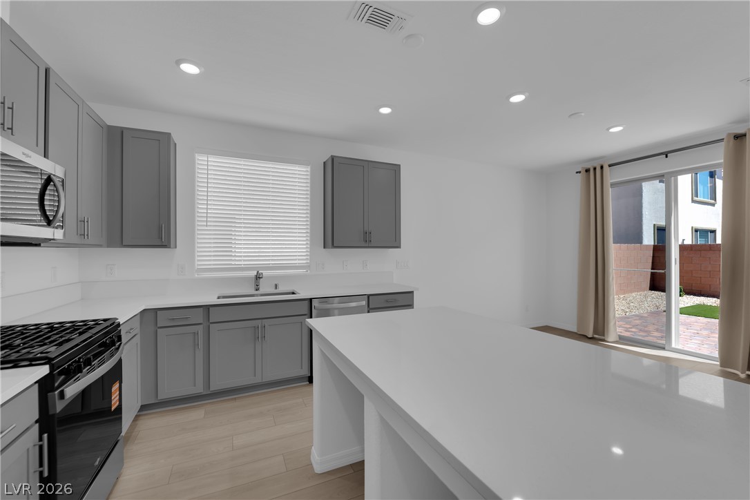 5925 Obsidian Sky Avenue Property Photo 11