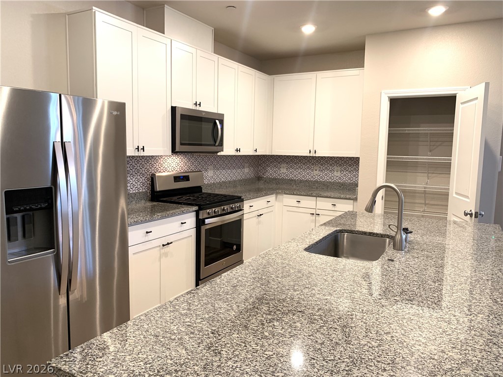 2944 Capobella Avenue Property Photo 9
