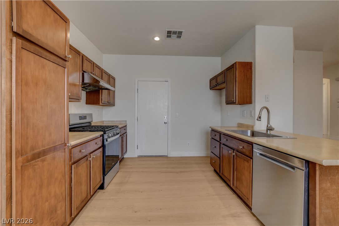 7436 Speedwell Cavern Street Property Photo 9