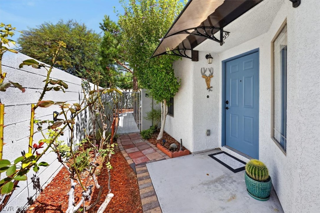 9686 Giddings Avenue Property Photo 2