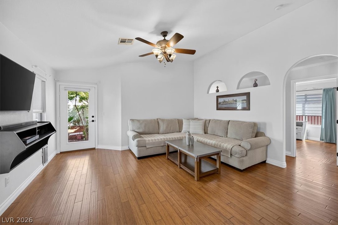9686 Giddings Avenue Property Photo 10