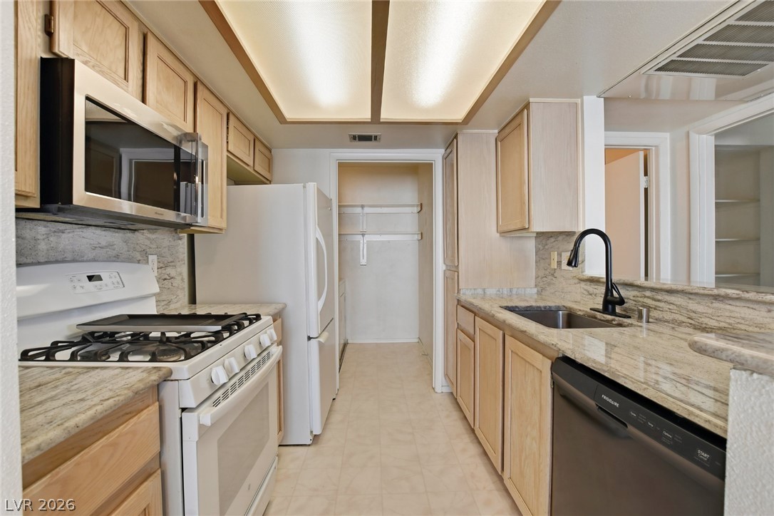 7100 Pirates Cove Road 2080 Property Photo 17