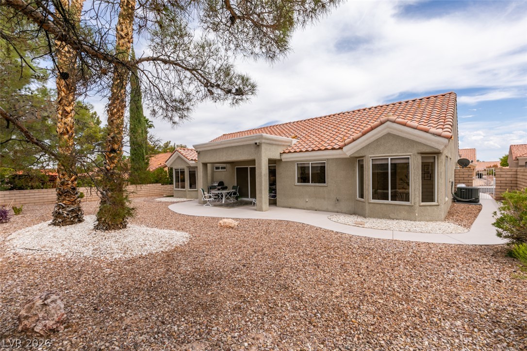 2817 Lotus Hill Drive Property Photo 18