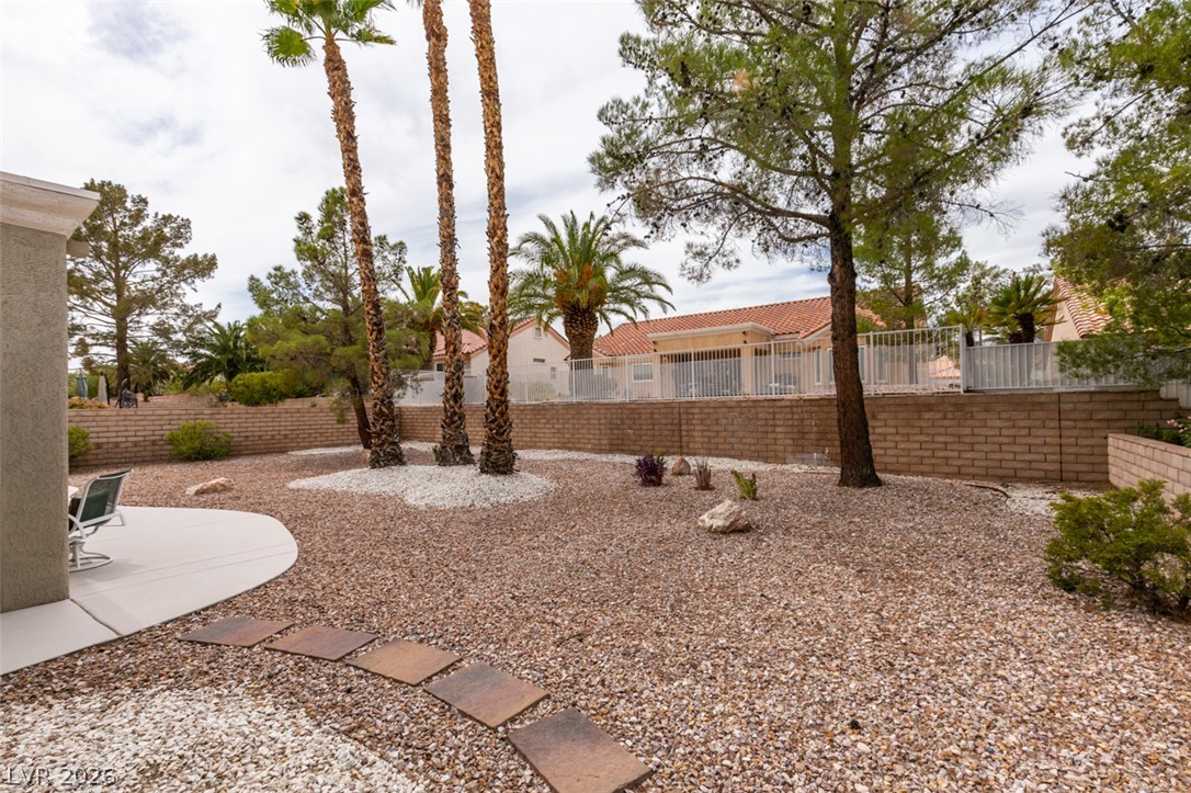 2817 Lotus Hill Drive Property Photo 20