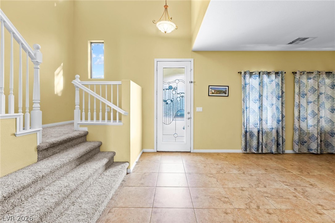 5656 Almocita Court Property Photo 8