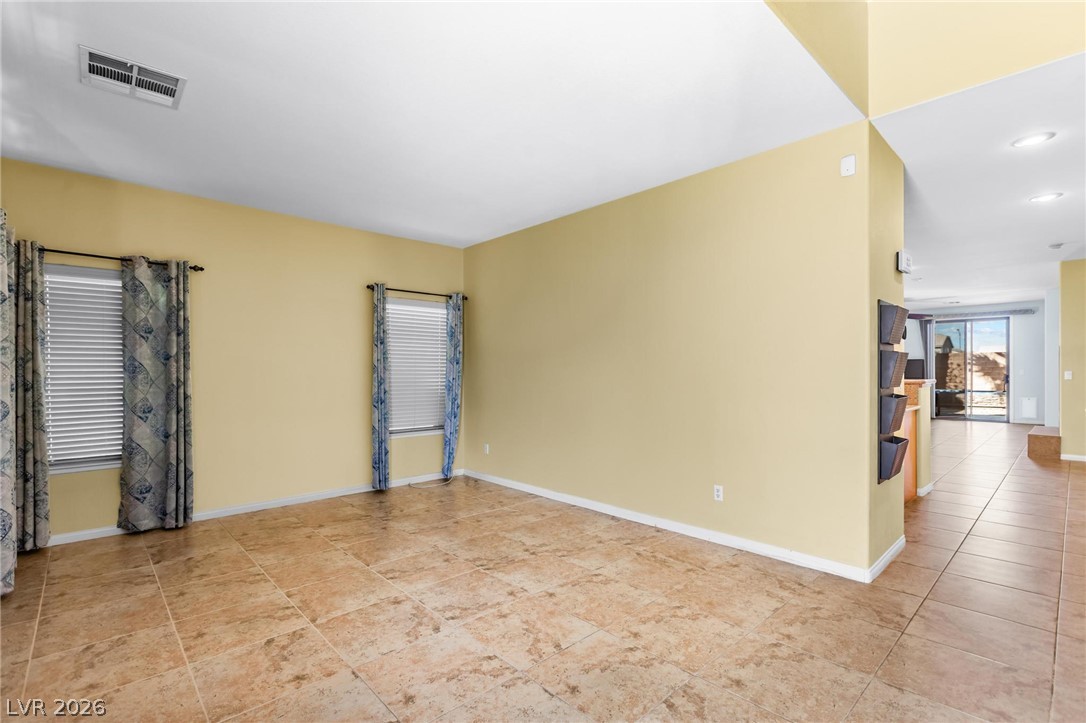 5656 Almocita Court Property Photo 10