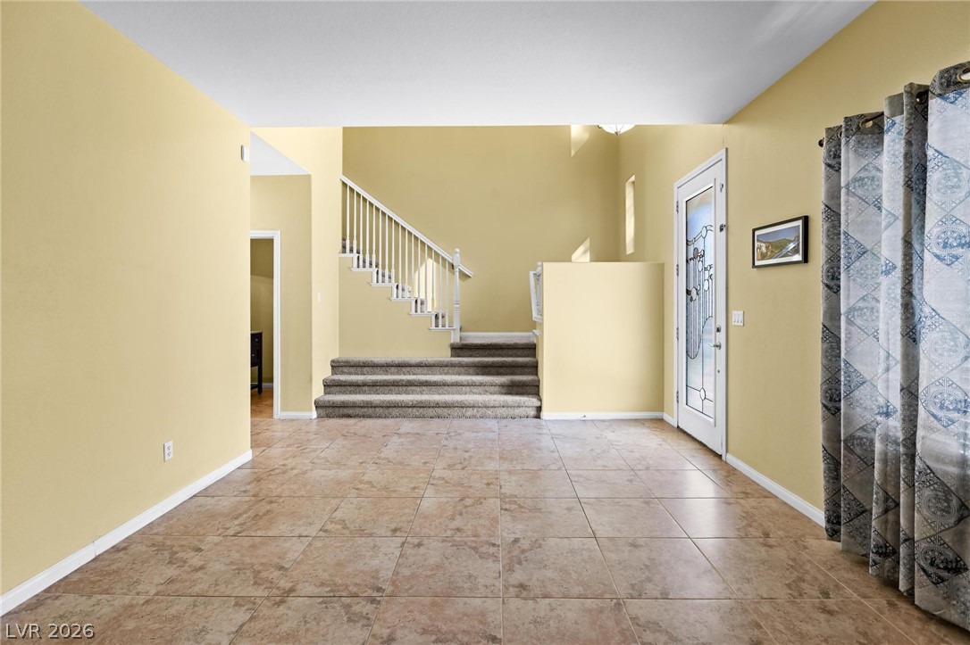 5656 Almocita Court Property Photo 11