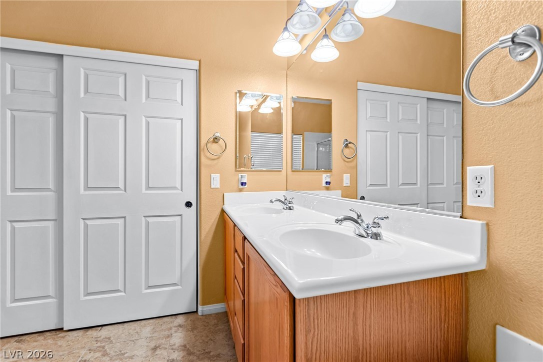 5656 Almocita Court Property Photo 28