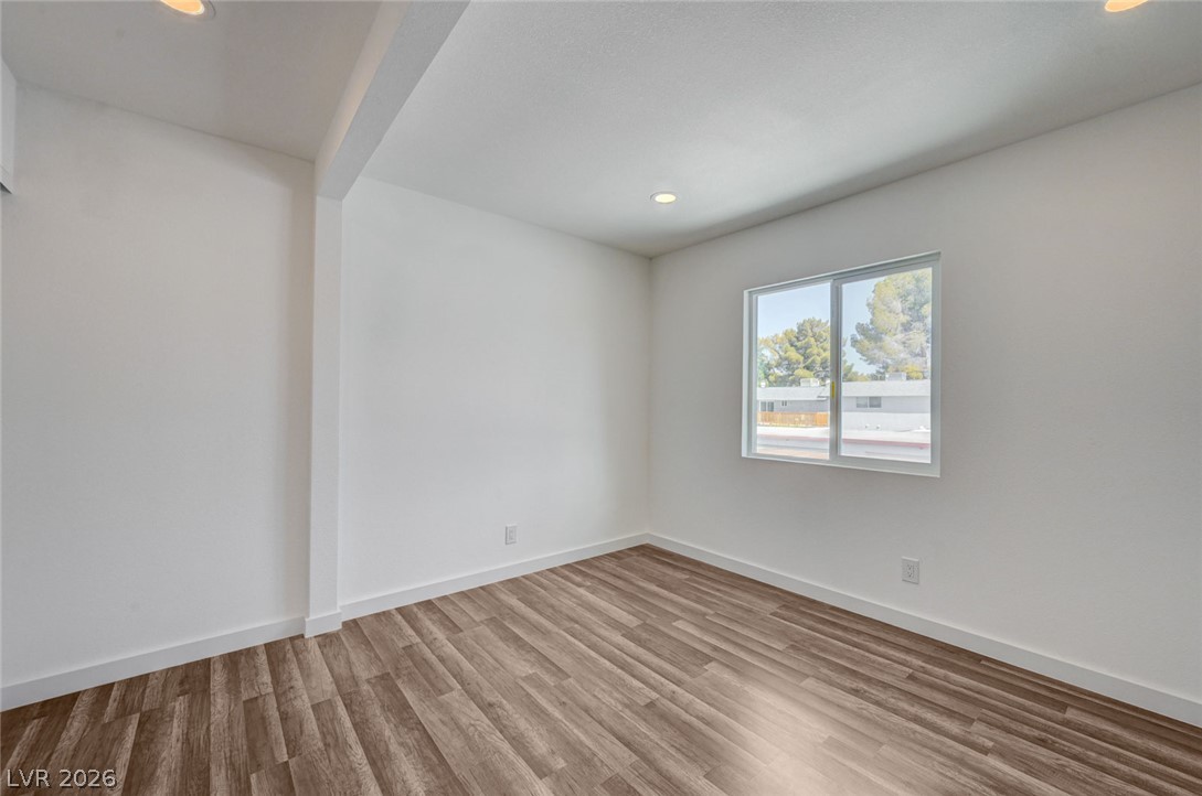571 Greenbriar Townhouse Way Property Photo 33