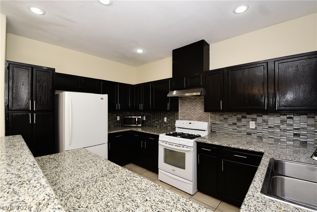6665 Coral Springs Circle Property Photo 10