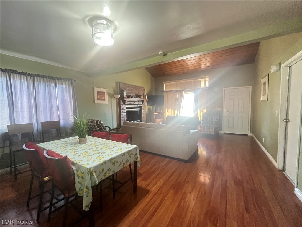 4084 Deerfield Avenue Property Photo 8