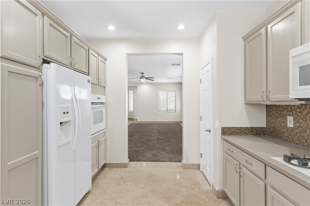 4621 Milvio Avenue Property Photo 8