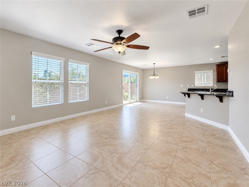 10627 Pennant Avenue Property Photo 4